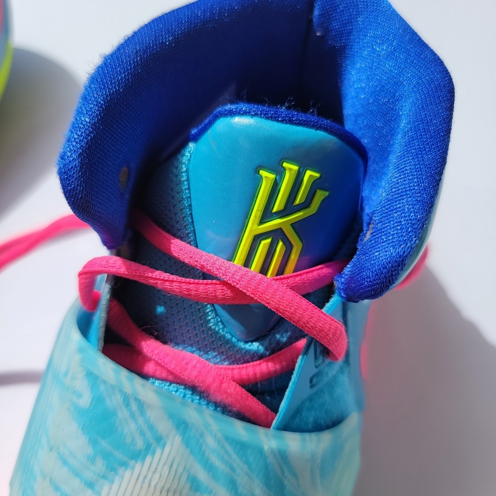 Nike Kyrie 6 GS Pool Basketball Sneakers Size 7Y - Picture 4 of 7